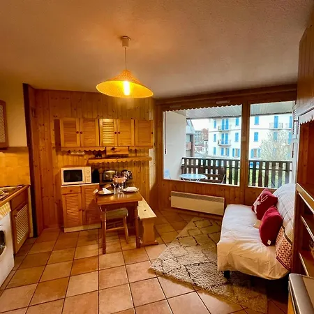 Center With Balcony Apartmán *