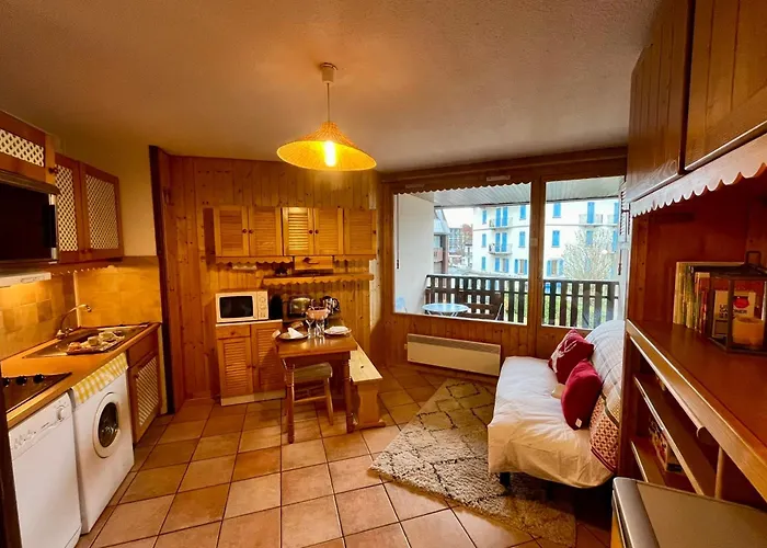 Center With Balcony Apartmán *