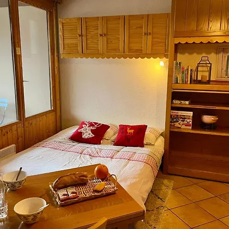 Apartment Center With Balcony *